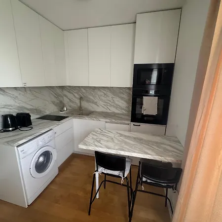 Riviera 2 Parking And Smart Check In 아파트 반스카비스트리카