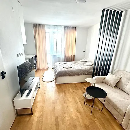 Riviera 2 Parking And Smart Check In 아파트