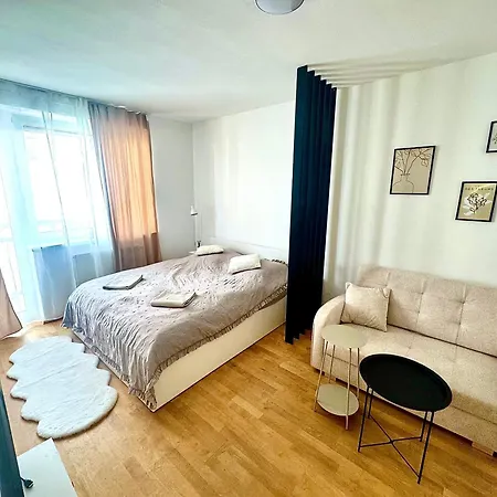 Riviera 2 Parking And Smart Check In *