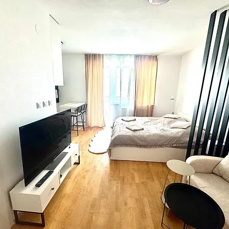 아파트 Riviera 2 Parking And Smart Check In 반스카비스트리카